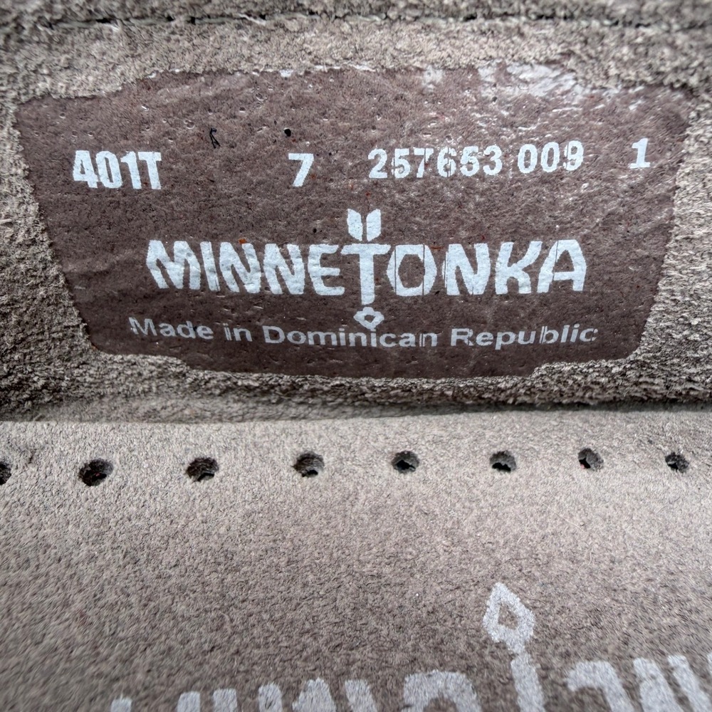 Minnetonka Kilty Suede Moc Grey Fringe Driving Moccasin Loafers 401T Womens 7 - Picture 3 of 9